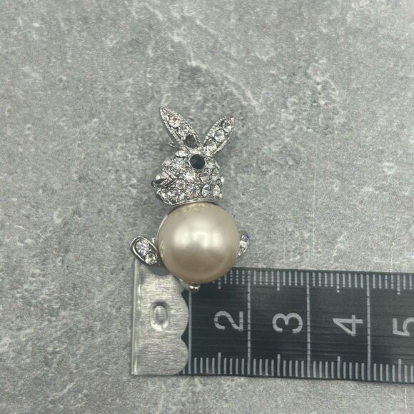 Fashion Jewelry Easter Bunny Brooch Pin Rhinestone Pearl Embellished - Picture 5 of 6